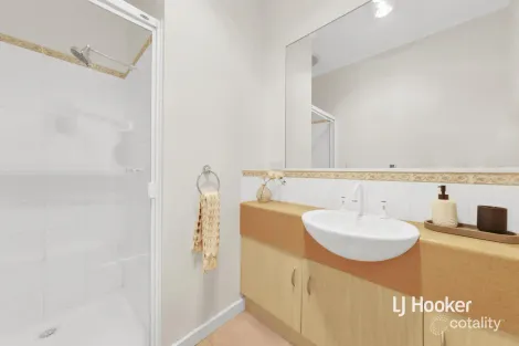 Property photo of 1/2 Lakeside Drive Point Cook VIC 3030