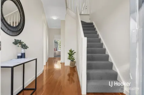 Property photo of 1/2 Lakeside Drive Point Cook VIC 3030