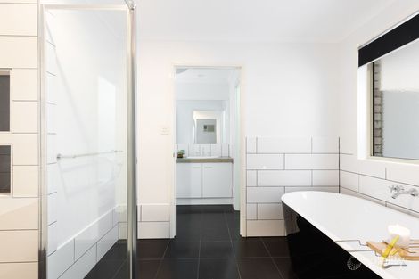 Property photo of 53 Laricina Circuit Forest Lake QLD 4078