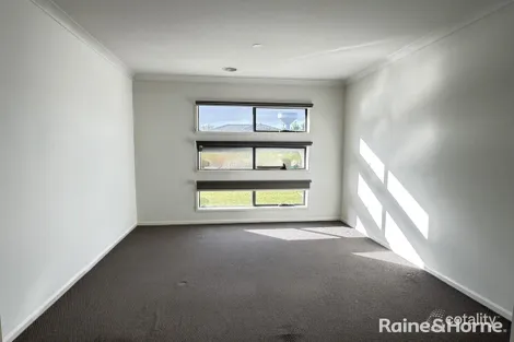 Property photo of 21 Obsidian Avenue Tarneit VIC 3029