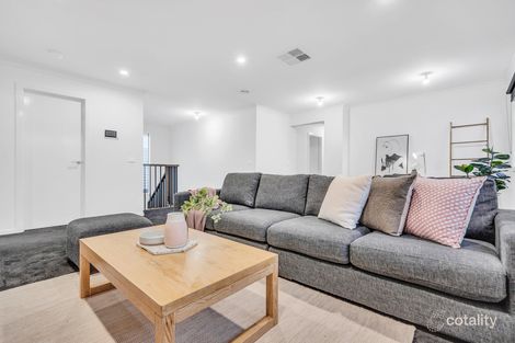Property photo of 5 Elderberry Street Craigieburn VIC 3064
