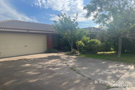 Property photo of 2 Amethyst Place Werribee VIC 3030