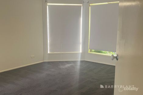 Property photo of 2 Amethyst Place Werribee VIC 3030