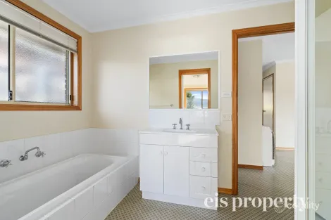 Property photo of 37 Buckingham Drive Howrah TAS 7018