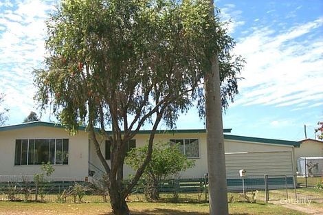 66 Thompson St, Park Avenue, QLD 4701