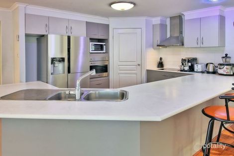 Property photo of 35 Uluru Place Forest Lake QLD 4078