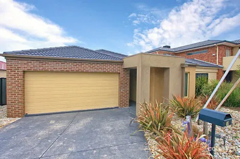 Property photo of 12 Pinnacle Drive Craigieburn VIC 3064