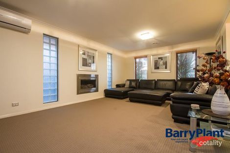 Property photo of 24 Marsh Grove Berwick VIC 3806