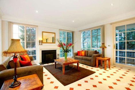 Property photo of 24 Liddesdale Grove Eltham North VIC 3095
