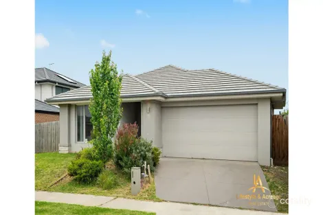 4 Powlett Dr, Clyde, VIC 3978