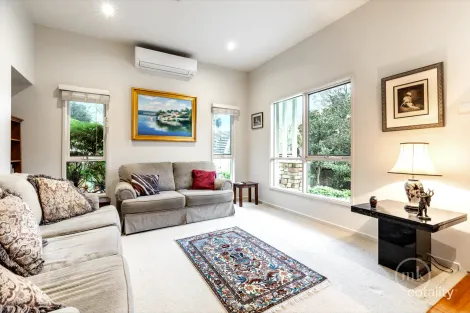 Property photo of 4/674 Main Road Eltham VIC 3095