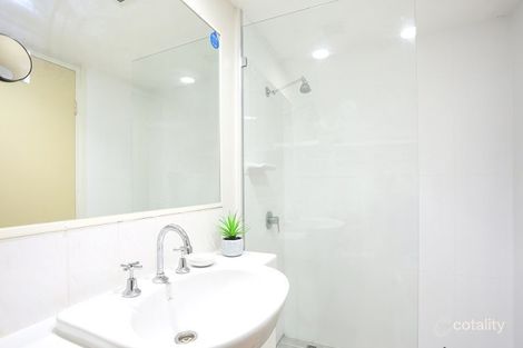 Property photo of 401/2007 Gold Coast Highway Miami QLD 4220