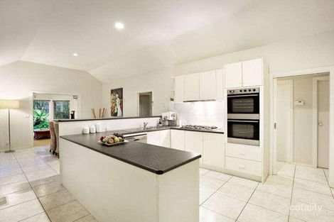 Property photo of 10 Milne Place Eltham North VIC 3095