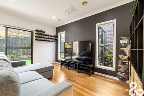 Property photo of 2/15 Evans Crescent Reservoir VIC 3073