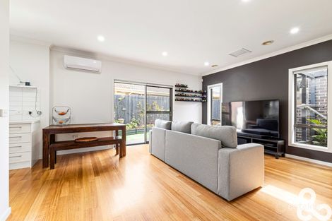 Property photo of 2/15 Evans Crescent Reservoir VIC 3073