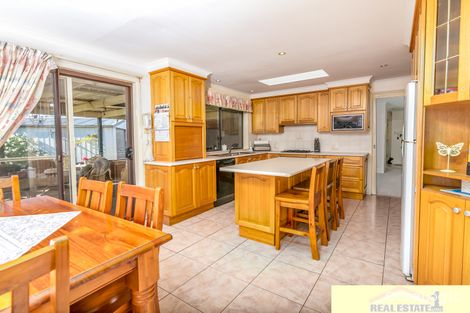 Property photo of 5 Avon Place St Clair NSW 2759