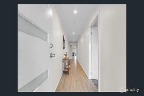 Property photo of 34 Barrangi Drive Tarneit VIC 3029