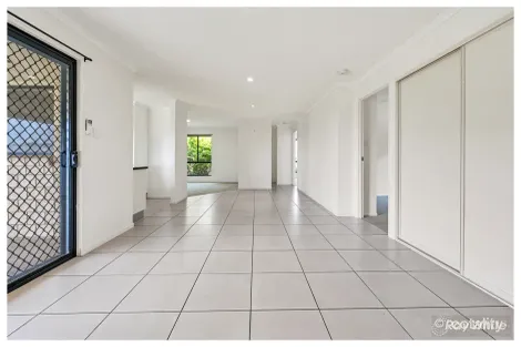 Property photo of 6 Chatterton Boulevard Gracemere QLD 4702