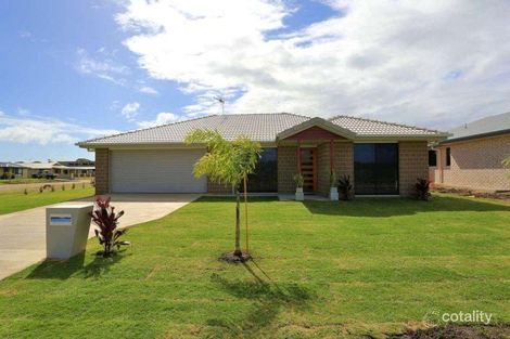17 Beachmere St, Burnett Heads, QLD 4670