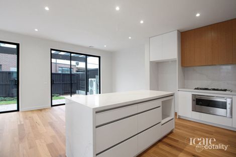 Property photo of 10 Verdant Crescent Doncaster VIC 3108