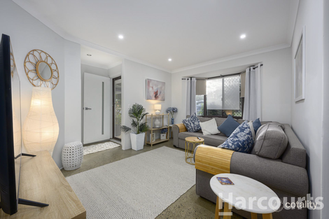 Property photo of 4 Sunningdale Chase Meadow Springs WA 6210