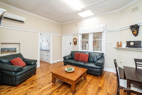 Property photo of 1 Erin Street Turvey Park NSW 2650