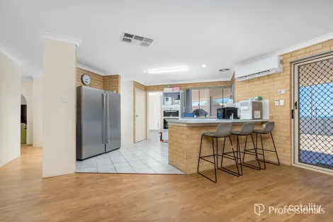 Property photo of 32 Seaview Boulevard Wandina WA 6530