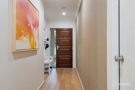 Property photo of 8 Clapham Way Craigieburn VIC 3064