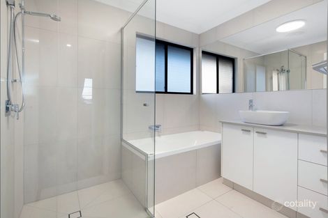 Property photo of 52 Deborah Avenue Benowa QLD 4217