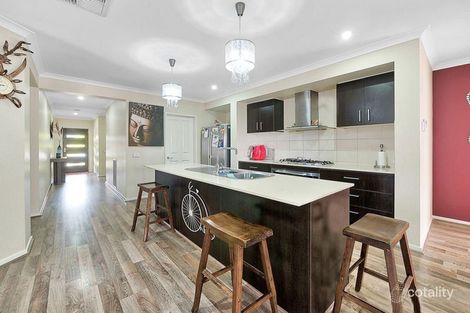 Property photo of 6 Flemington Way Clyde North VIC 3978