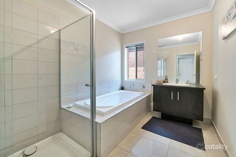 Property photo of 6 Flemington Way Clyde North VIC 3978