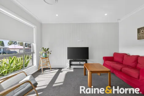 Property photo of 4 Lesmurdie Parade Dubbo NSW 2830