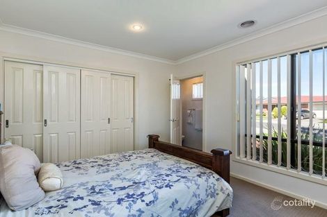 Property photo of 2/1 Mainsail Drive Wyndham Vale VIC 3024