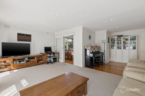 10 Highland Cres, Mooroolbark, VIC 3138
