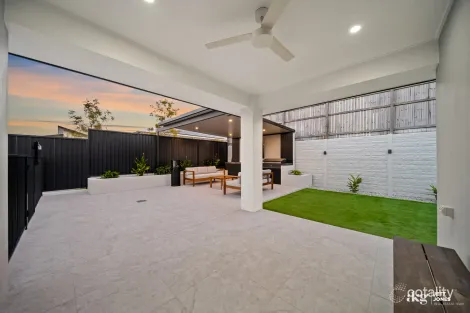Property photo of 4 Gulliver Crescent Logan Reserve QLD 4133