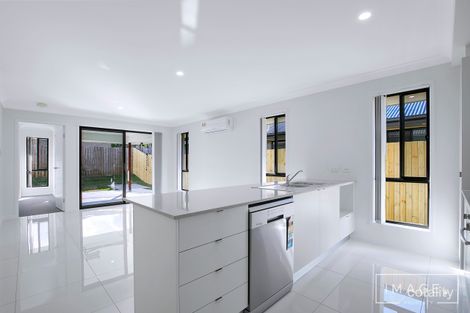 Property photo of 1/47 Wright Crescent Flinders View QLD 4305