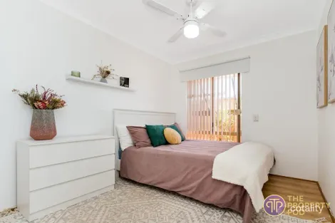 Property photo of 12 Westerly Way Cooloongup WA 6168