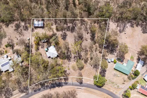 Property photo of 8 Bucknall Court Regency Downs QLD 4341