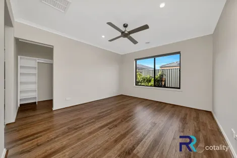 Property photo of 9 Larneuk Drive Cobblebank VIC 3338