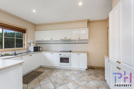 Property photo of 1/7 Wildwood Drive Strathdale VIC 3550