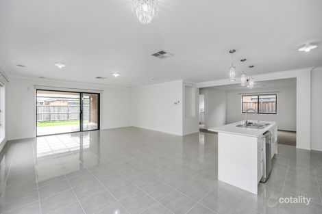 Property photo of 7 Omeara Crescent Cranbourne East VIC 3977