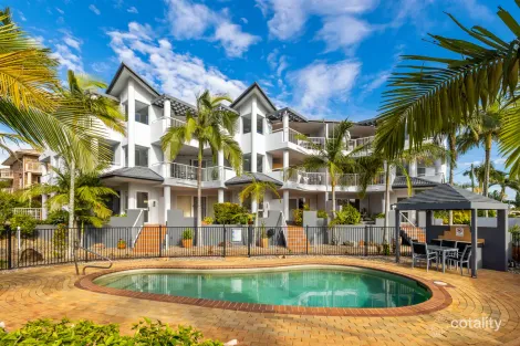 13/5 Ocean St, Coolangatta, QLD 4225