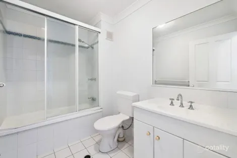 Property photo of 13/5 Ocean Street Coolangatta QLD 4225