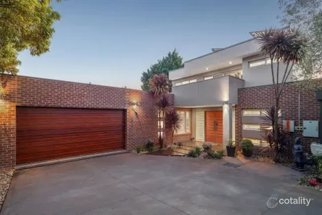 5a Statesman Cres, Mooroolbark, VIC 3138