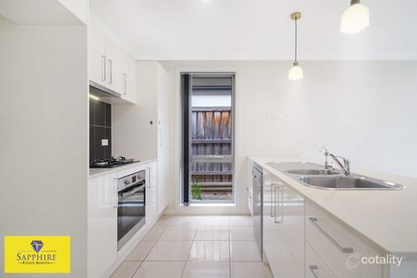 Property photo of 19 Sovereign Circuit Glenfield NSW 2167