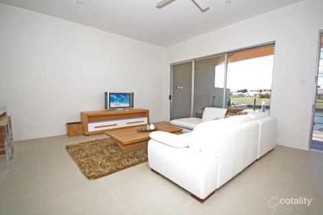 Property photo of 2/25 South Quay Drive Biggera Waters QLD 4216
