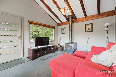 Property photo of 17 Farmer Street Mirboo North VIC 3871
