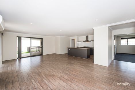 Property photo of 2 Broadmoor Loop Meadow Springs WA 6210