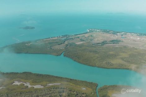 Property photo of 1 Beachside Place Shoal Point QLD 4750