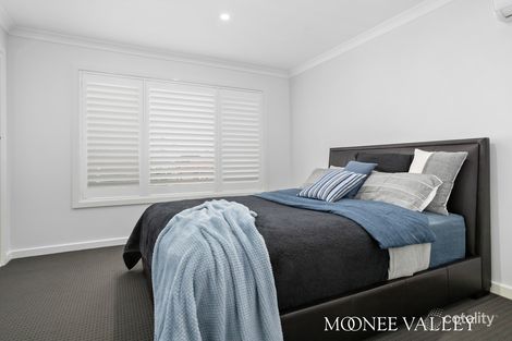 Property photo of 13 Langham Street Avondale Heights VIC 3034